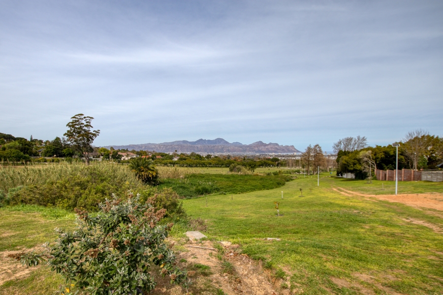4 Bedroom Property for Sale in Heldervue Western Cape
